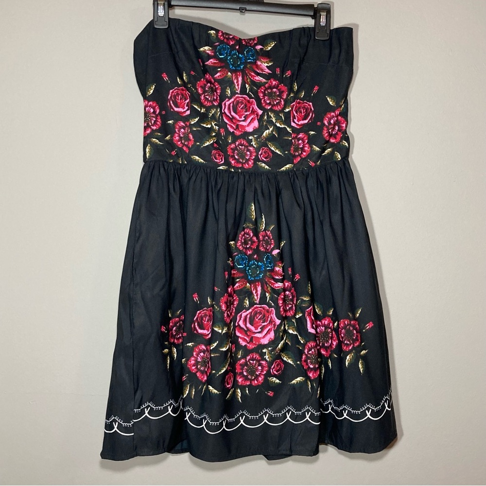 Harper Black Strapless Babydoll Mini Dress with Pink Floral Design Sz M